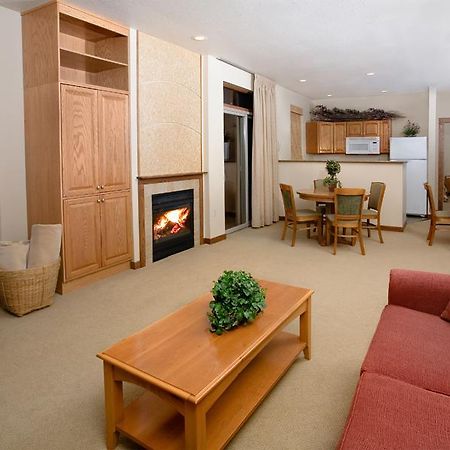 Cedar River Village Bellaire Екстер'єр фото
